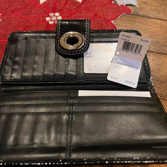 Black Patent Leather Coach Wallet - Picture 4 of 6